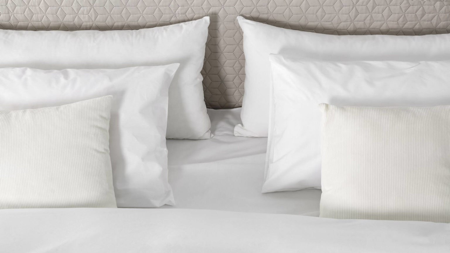How to Choose the Right Pillow? A 2025 Guide Sealy Australia