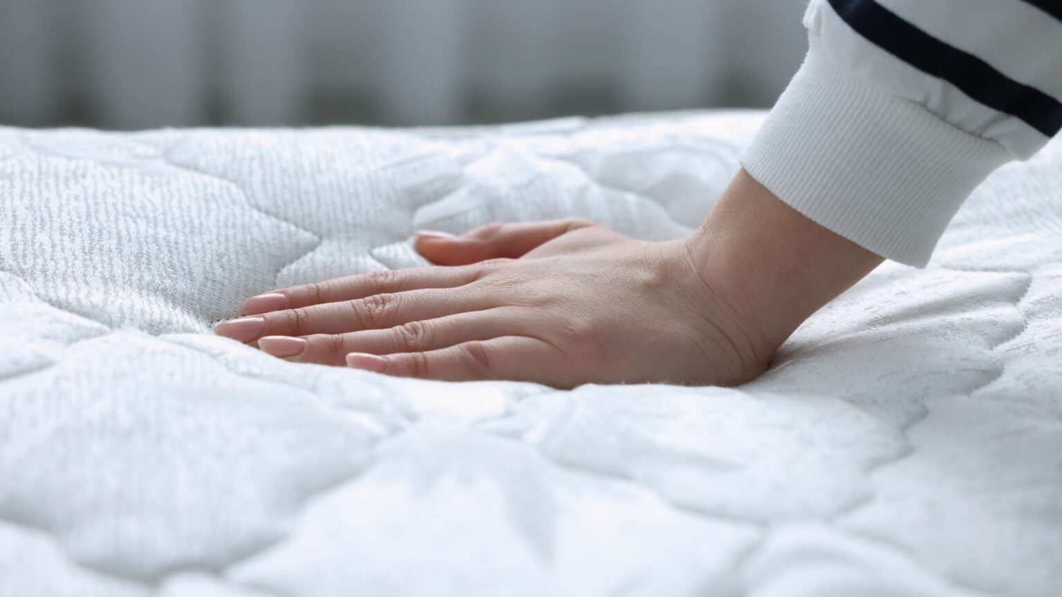 What is a Plush Mattress? 2024 Guide Everything You Need To Know