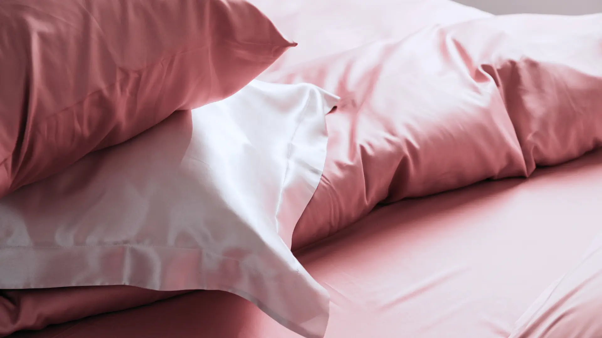 Silk bedding and pillows
