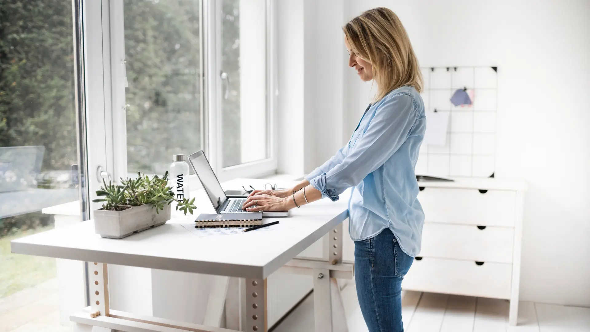 Standing desk